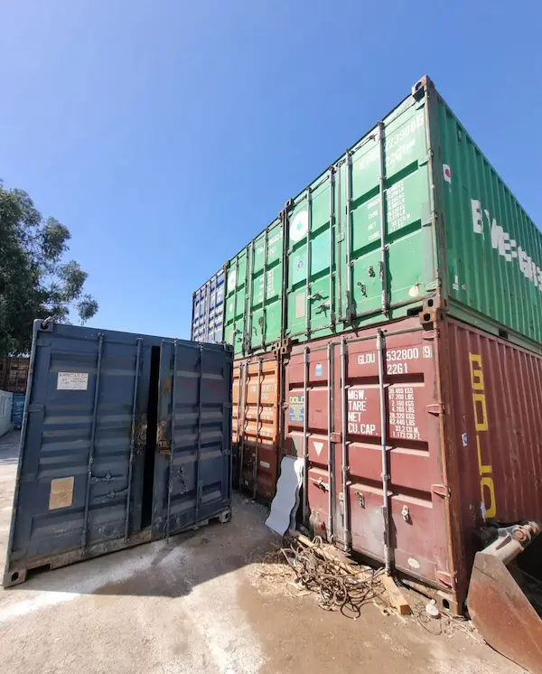 Grupo de containers
